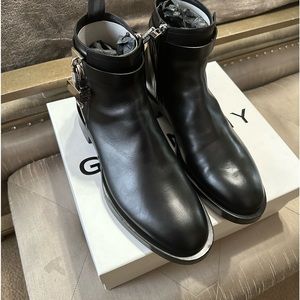 Men black ankle Givenchy lock boot